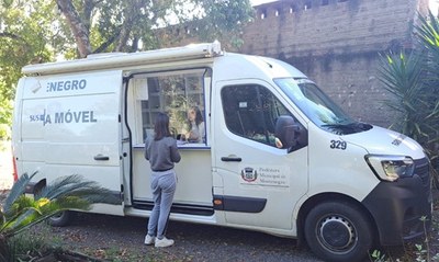Farmácia Móvel leva remédios a quem precisa no interior